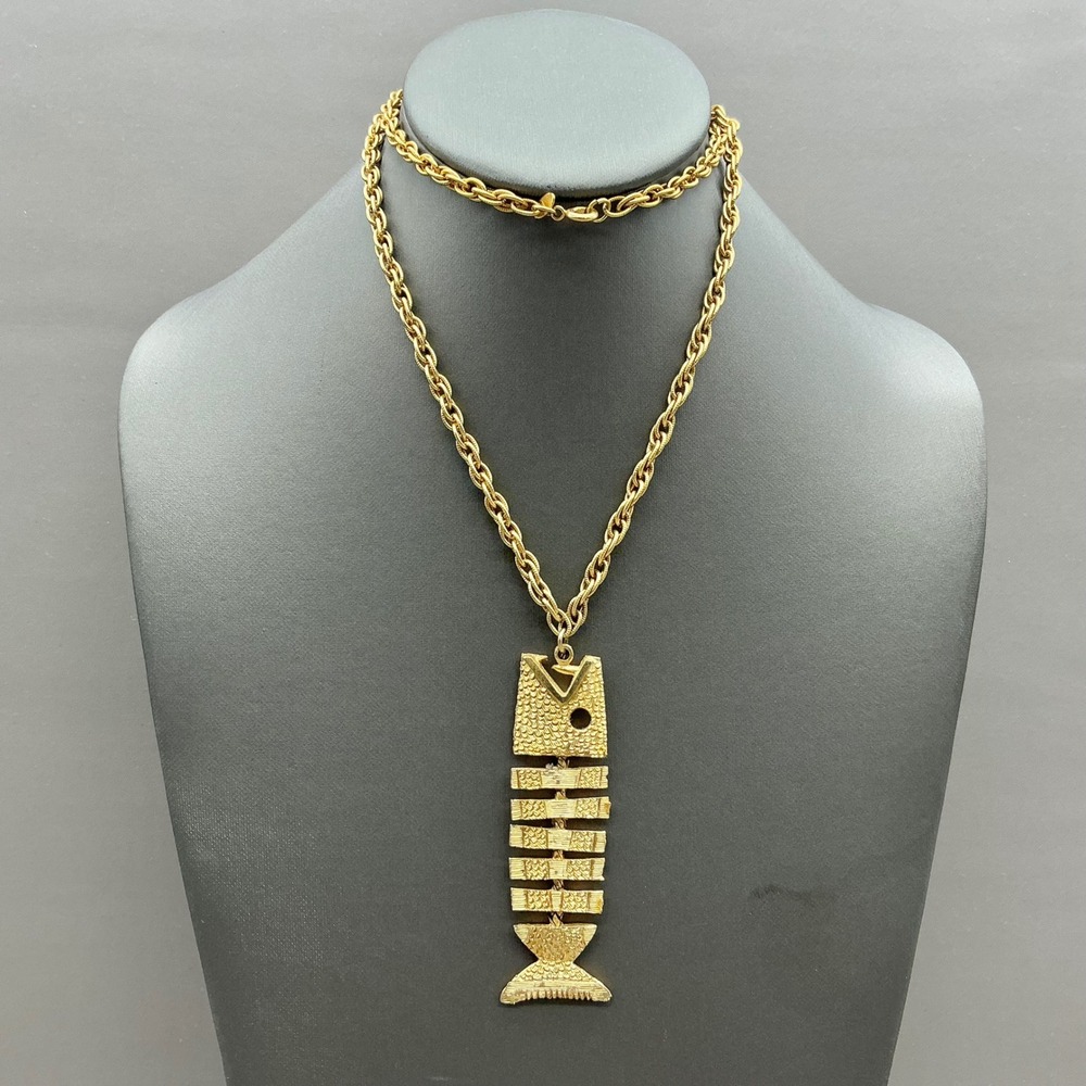 Celebrity N.Y. Necklace Gold Tone Articulated Fish Pendant Textured Chain 24"